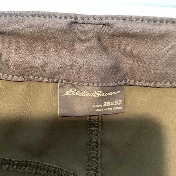 Eddie Bauer Men's Green Convertible Cargo Quick Dry Pants - Picture 4 of 6